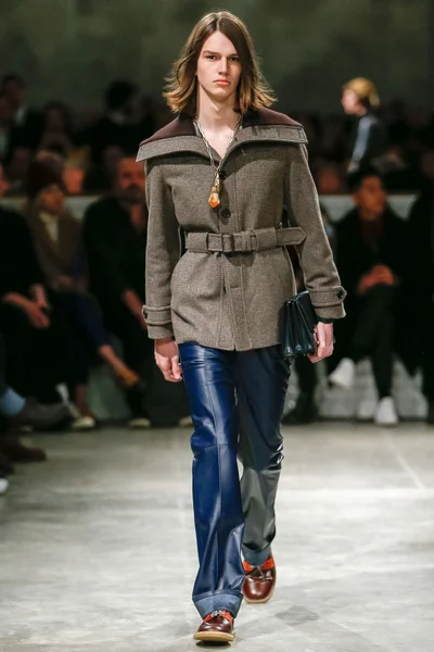 Look 45
